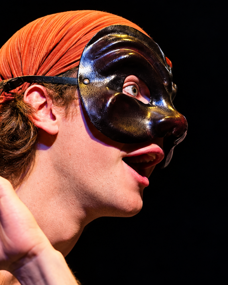 La Commedia scende in PIAZZA: il Teatro Stabile incontra la città, lo spazio pubblico diventa scena